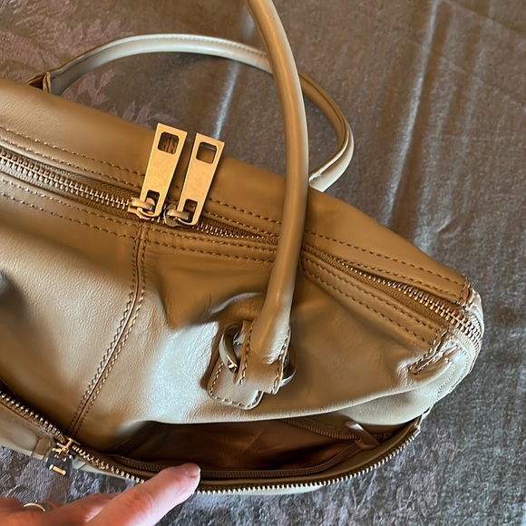 Danier leather handbag - Picture 4 of 13